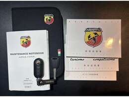 ■禁煙車 ■スペアキー　■新車時保証書　■取扱説明書　■メンテナンスノート