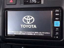 【純正ナビ】人気の純正ナビを装備しております。ナビの使いやすさはもちろん、オーディオ機能も充実！キャンプや旅行はもちろん、通勤や買い物など普段のドライブも楽しくなるはず♪