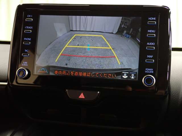 バックカメラが装備されていますので車庫入れ等、安心して運転できます。