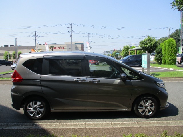 ドア幅も広く、乗り降りしやすいです！！