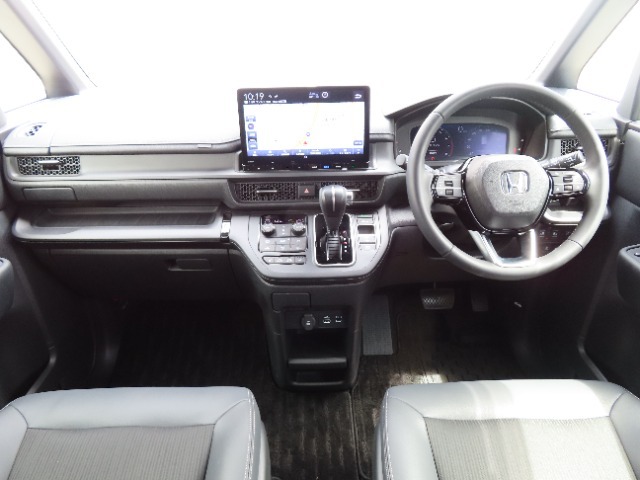 前方の視界もよく運転もしやすい作りになっています♪
