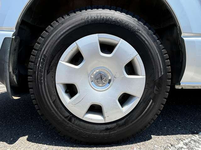 車検からオイル交換、タイヤ交換等の日頃のメンテナンスも当店におまかせ！お気軽にご来店ください！もちろん！ハイエースでなくても、作業はお受けいたします！お電話は　0078-6002ー629684　まで！