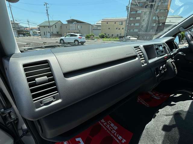 車検からオイル交換、タイヤ交換等の日頃のメンテナンスも当店におまかせ！お気軽にご来店ください！もちろん！ハイエースでなくても、作業はお受けいたします！お電話は　0078-6002ー629684　まで！