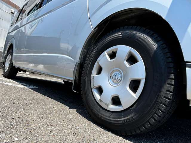 車検からオイル交換、タイヤ交換等の日頃のメンテナンスも当店におまかせ！お気軽にご来店ください！もちろん！ハイエースでなくても、作業はお受けいたします！お電話は　0078-6002ー629684　まで！
