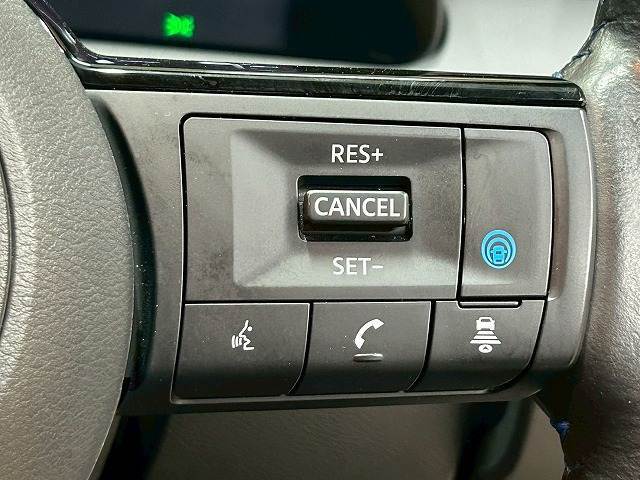 【レーダークルーズコントロール】装備で高速道路の運転も楽々です！追従型なので前の車両に合わせて速度調節ができ、渋滞などの際も楽々運転できますよ♪