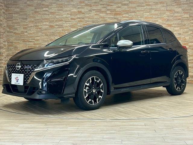 お車ご成約時の付帯率は驚きの90％OVERのキーパーガラスコーティング。雨が降れば、まるで洗車したかのような美しさ。納車後のメンテナンスも楽々。是非一度お試し下さい。