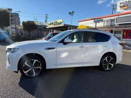 【探します】　万一店頭にご希望の車種が無い場合もご安心下さい。　自社のネットワークでお気に入りの1台をお探し致します。