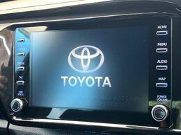 【メーカー純正ナビ】インテリアに溶け込むスタイリッシュな「専用設計」メーカーナビを装備♪視認性や操作性など基本性能にも優れ、より上質なカーライフをお楽しみいただけます。