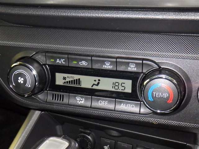 【オートエアコン】お好みの温度に設定して頂くと、車内の温度を自動調整♪快適にクルマの中を過ごして頂けます。