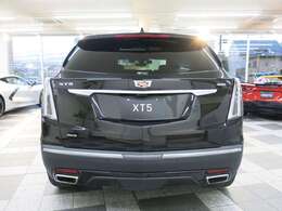 今回ご紹介の車両についてはXT5ラインナップ最上級グレードとなっており、至れり尽くせりの各装備を誇ります。