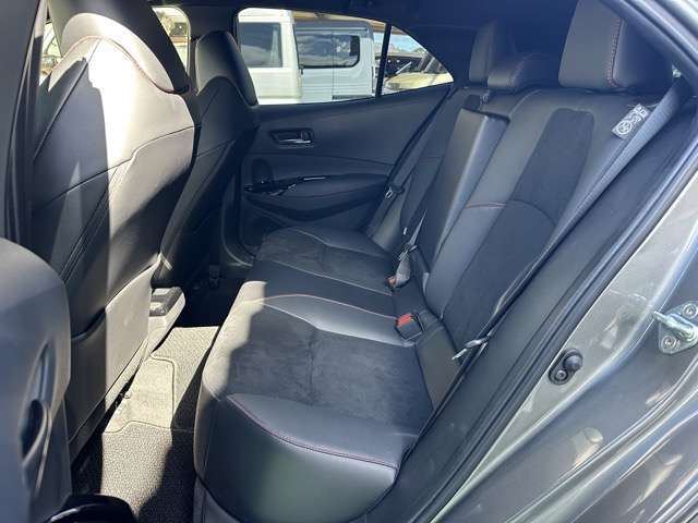 ★5年間新車保障★初度登録から5年間の新車保証が含まれています。長期間、安心してお乗り頂けます！保障費用は支払総額に含まれています！遠方のお客様は保証継承後、お近くのディーラーにて保証が受けられます！