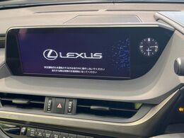 【メーカー純正ナビ】インテリアに溶け込むスタイリッシュな「専用設計」メーカーナビを装備♪視認性や操作性など基本性能にも優れ、より上質なカーライフをお楽しみいただけます。