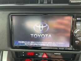 【純正ナビ】人気の純正ナビを装備。オーディオ機能も充実しており、Bluetooth接続すればお持ちのスマホやMP3プレイヤーの音楽を再生可能！毎日の運転がさらに楽しくなります！！