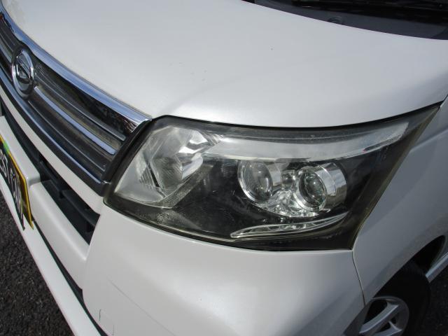 ご覧の通りヘッドライトもクスミが少なく綺麗です