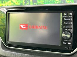 【純正ナビ】人気の純正ナビを装備。オーディオ機能も充実しており、Bluetooth接続すればお持ちのスマホやMP3プレイヤーの音楽を再生可能！毎日の運転がさらに楽しくなります！！