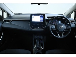 運転席から見たインパネ周りです。シートからはメーターはもちろん、広く周りを見渡せるフロントウィンド＆インパネはリラックスして運転に集中することが出来ます！