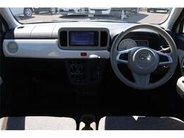 前席全体　目線も高く広い視界で安心して運転することができますね！