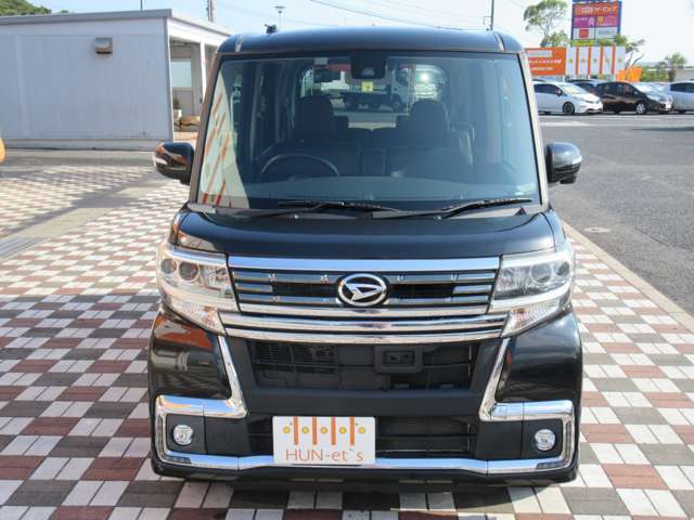 「フロントマスク」です。車の印象を決めるのは【顔】。この車の顔つきは、きっとあなたにピッタリ！？