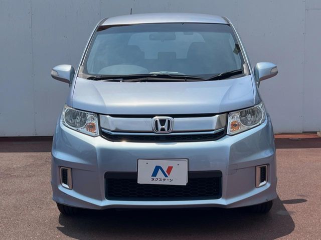 弊社では、全車『修復歴なし』のお車のみ取り扱っております。専任バイヤーによる厳選した仕入れの後、入庫後の車両チェックを行い、ネクステージが認定した高品質な中古車をご提供しております。
