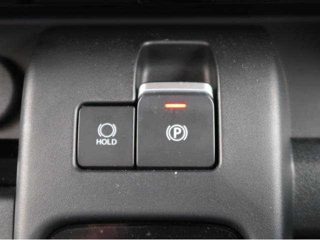 電動パーキングブレーキです！シートベルトを付けた状態でドライブギアに入れると自動で解除してくれます！ブレーキホールド機能もついているので街中での渋滞でも快適です！