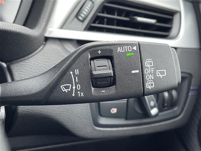 【運転席操作部】『運転席周辺の装備』の画像になります。快適なドライブを楽しむための機能が装備されています！運転席から触れるので使いやすいです！