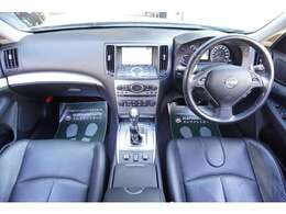 ★ブラック本革シート・パワーシート・シートヒーター・パドルシフト・インテリジェントクルーズコントロール・ビルトインETC！