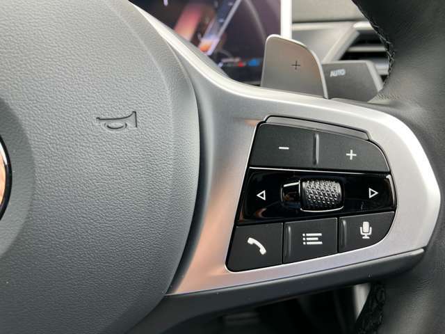 BMW Premium Selection 2年間走行距離無制限保証、安心もBMWクオリティ。BMWメカニックによる360度チェックの納車前点検。交換基準に達した部品があれば、BMW純正部品だけを使用し整備した後にお引渡しします。