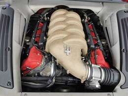 フェラーリ開発  V8 4.2L DOHC 390ps/7000rpm