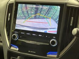 【バックカメラ】駐車時に後方がリアルタイム映像で確認できます。大型商業施設や立体駐車場での駐車時や、夜間のバック時に大活躍！運転スキルに関わらず、今や必須となった装備のひとつです！