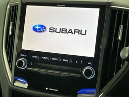 【メーカー純正8型ナビ】インテリアに溶け込むスタイリッシュな「専用設計」メーカーナビを装備♪視認性や操作性など基本性能にも優れ、より上質なカーライフをお楽しみいただけます。