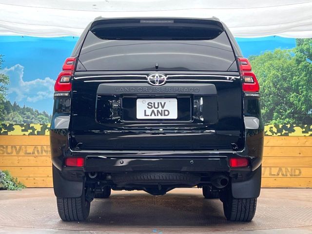 安心の最長10年・走行無制限保証（有償）をご用意。保証内容も充実はもちろん、無料点検＆オイル交換や、年中無休の全国・24時間ロードサービスも付帯されておりますのでご安心下さい。