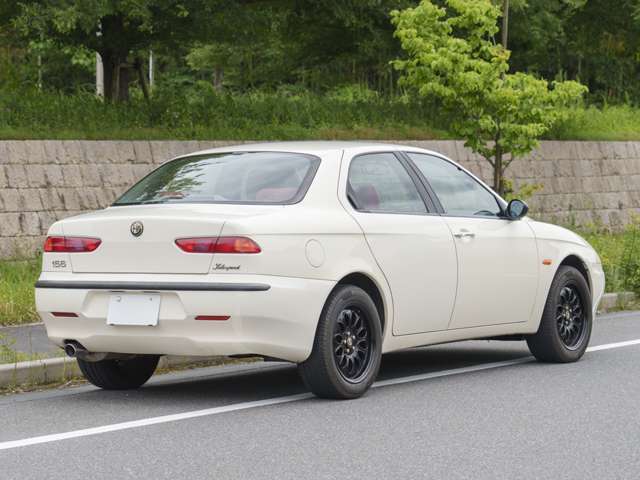 お車の買い替えをご検討中であれば、ぜひ、ミキセイキへ愛車の詳細をお聞かせください。当社は買い取り専門で海外へ輸出も直接手がけています。