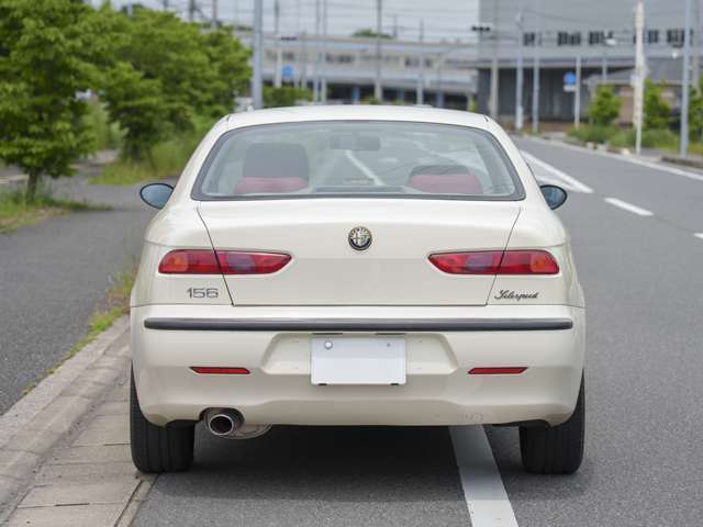 大阪、札幌にも提携工場がありますので、納車後の整備点検などもぜひご相談下さい。
