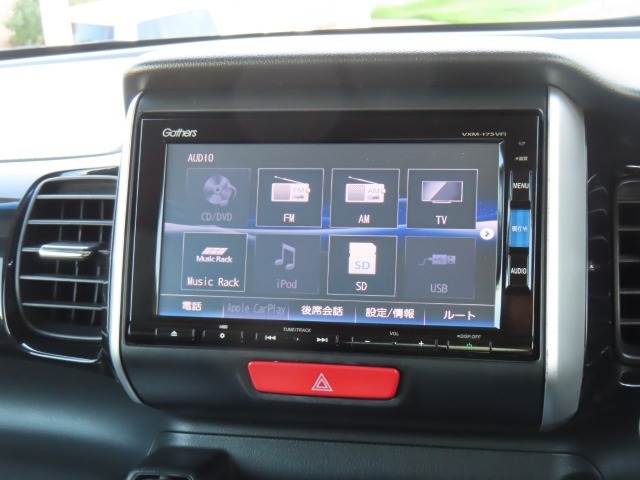 ナビゲーションはホンダ純正メモリーナビが装着されております。ラジオ、CD/DVD、TV、Bluetoothオーディオ等がご使用いただけます。多彩な音源と安心のナビゲーションでドライブを快適にサポート♪