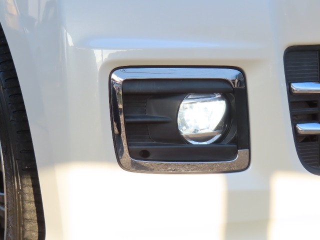 フォグライトも装備。視認性向上はもちろんデザイン面でも貢献します。