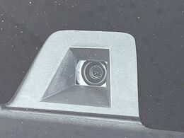 【スズキ　セーフティサポート】走行中に前方の車両等を認識し、衝突しそうな時は警報とブレーキで衝突回避と被害軽減をアシスト。より安全にドライブをお楽しみいただけます。