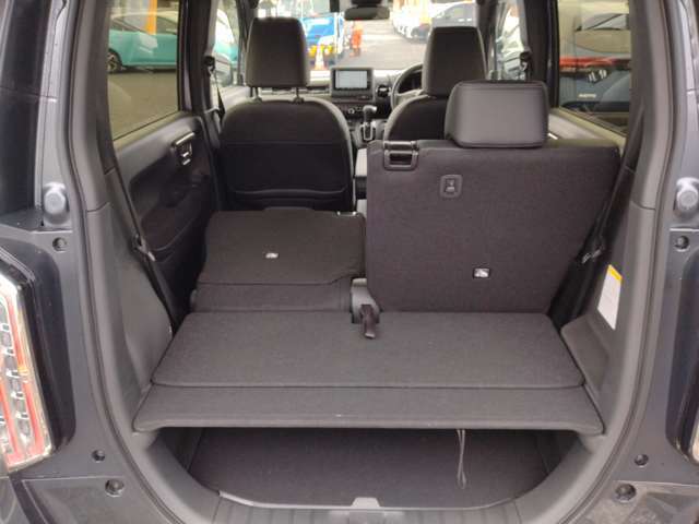 6：4分割可倒式リヤシート♪