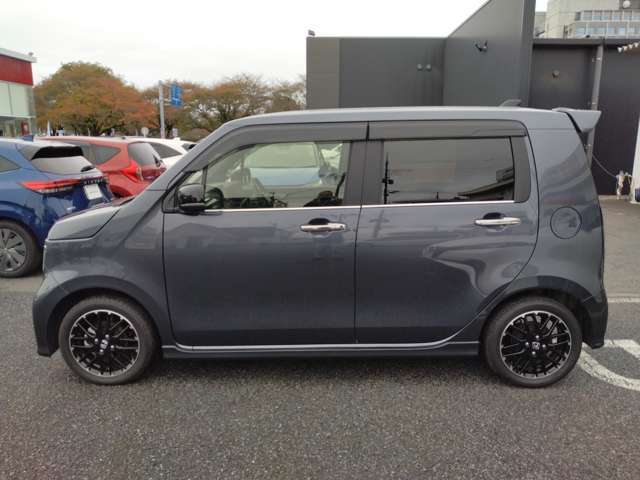 便利なオ-トライトシステム搭載車♪走行中スイッチを操作しなくても自動でライトのON/OFF♪