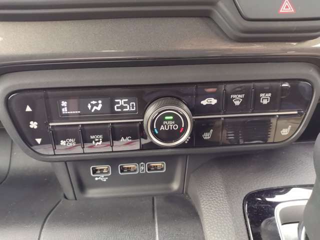 オートエアコン　シートヒーターが付いております♪