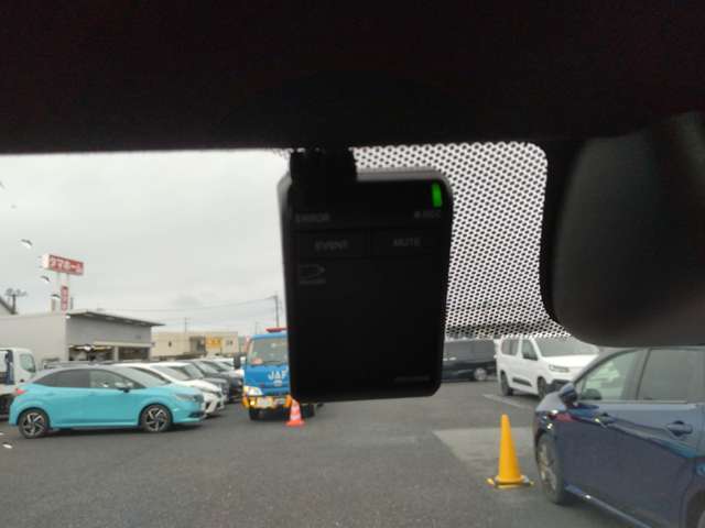 ドライブレコーダー付きです。車が危険運転をしていたのかを、客観的に判断できる材料になります♪