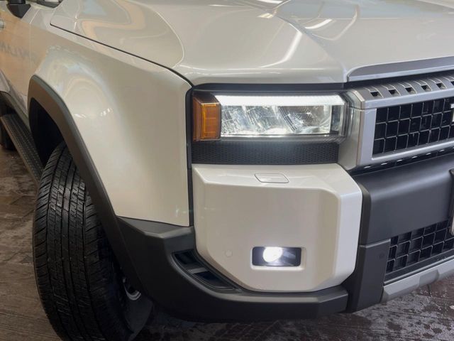 【LEDヘッドライト】悪天候や夜間走行時も良好な視界を確保し安心して運転できる高輝度LEDヘッドライトを装備！点灯速度が早く、消費電力も抑えられています。
