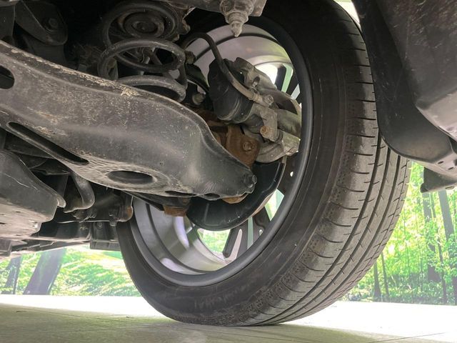 お車を安心してお乗りいただく為には、足回りの定期点検が欠かせません。サービスサポート（有償保証）では無料点検もご提供しており、安心のカーライフをお過ごしいただけるサポート体制が整っています。