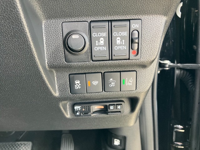 ETC車載器、両側パワスラ、各種走行機能スイッチ