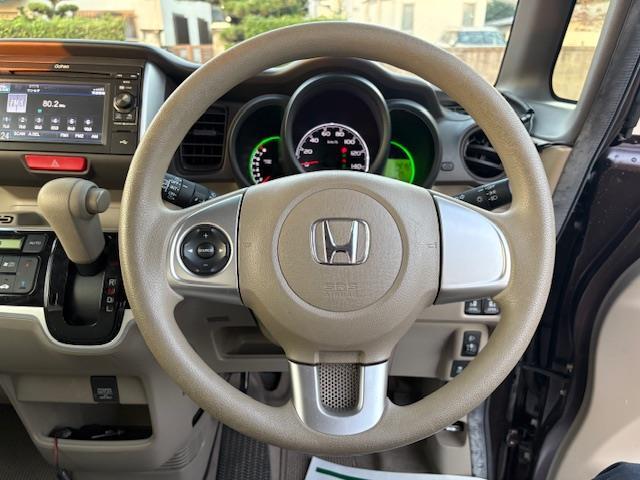 【ハンドル】『ハンドル/ステアリング』の画像になります。写真の内容に関してご不明点、ご質問等がございましたらお気軽にガリバー店舗までお問い合わせください。