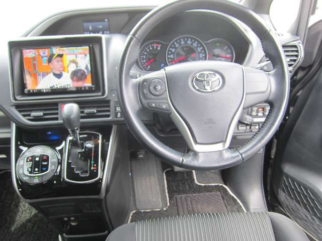 クルーズコントロール　　革巻きハンドル！