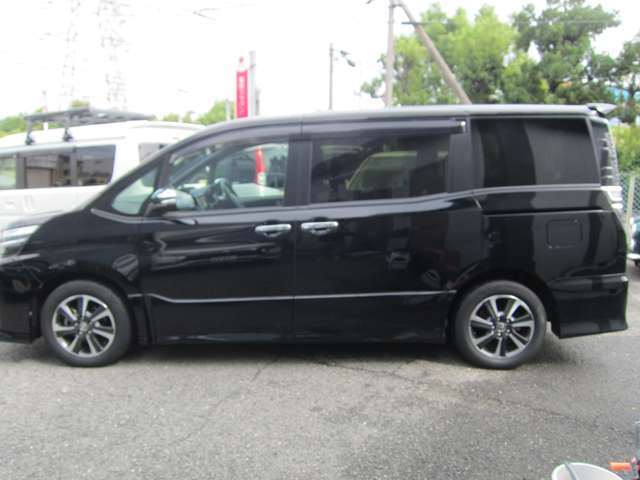 両側パワースライドドア