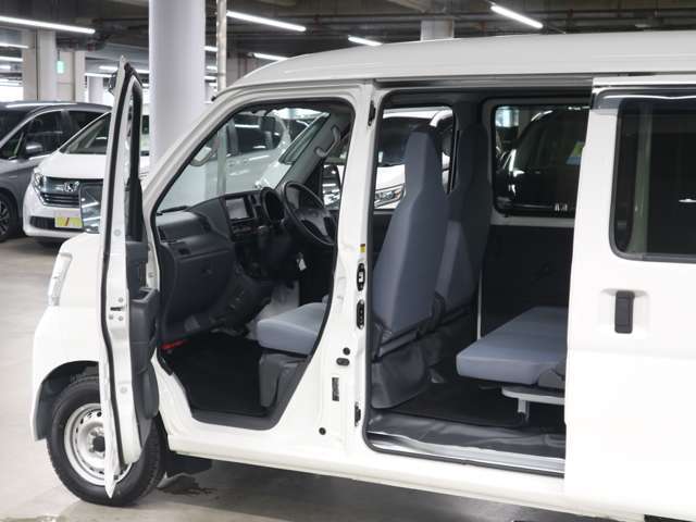 ご納車前のボディガラスコーティングも専門の業者が常駐しておりクオリティの高いコーティングを低価格にてご提供しております♪