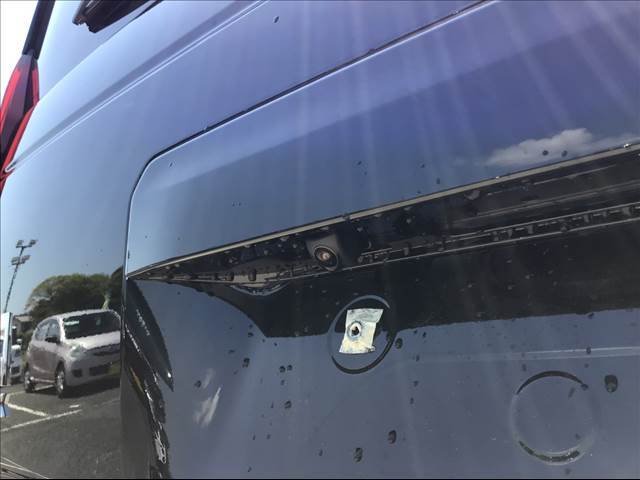 バックカメラも付いてます！これで駐車も楽々です！