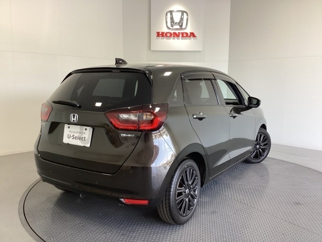 【Honda認定中古車 U-Select】　は3つの安心をお約束します。　1　Hondaのプロが整備した安心。 2　第三者機関がチェックした安心。　3　購入後もHondaが保証する安心。