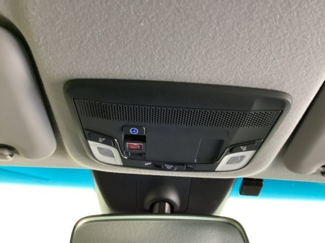 Honda CONNECT搭載車です。「Honda Total Care プレミアム」に加入頂くと、「緊急サポートセンター」や「Honda ALSOK駆けつけサービス」などのサービスが受けられます。